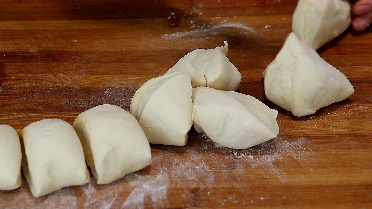 比纸还薄的春饼怎么做，现在就教你，烙饼不放一滴油，特别好吃
