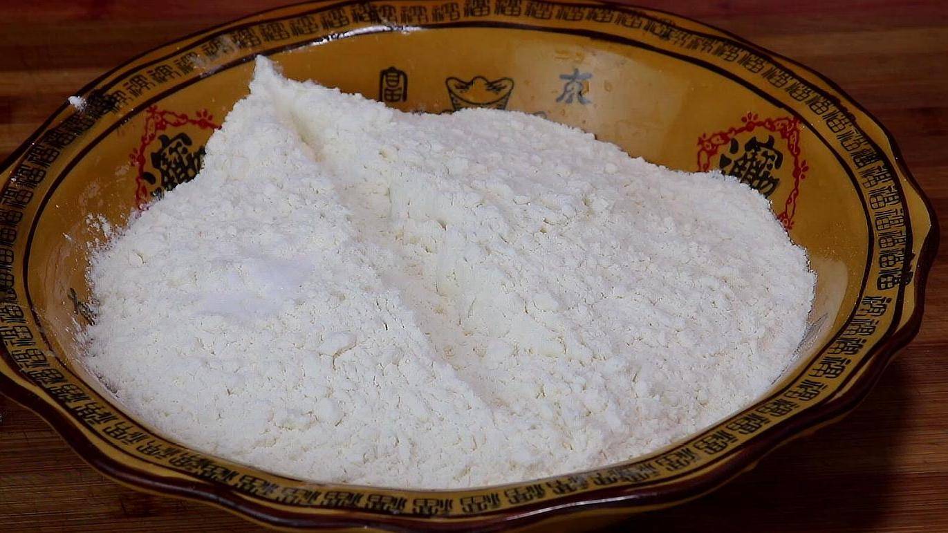 比纸还薄的春饼怎么做，现在就教你，烙饼不放一滴油，特别好吃